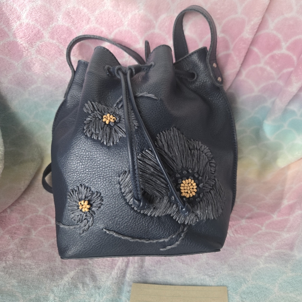 EUC The Sak Indigo bucket